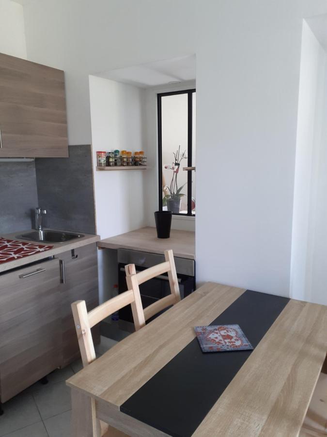 Studio En Plein Centre Ville - 2 A 4 Personnes Tence Εξωτερικό φωτογραφία